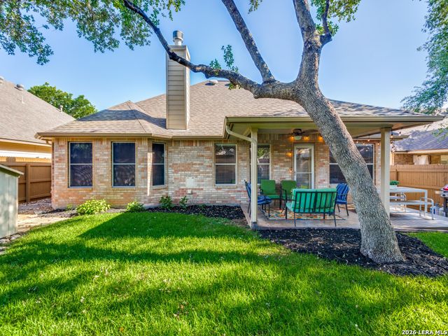 8812 GUSTINE DR, Helotes, TX 78023