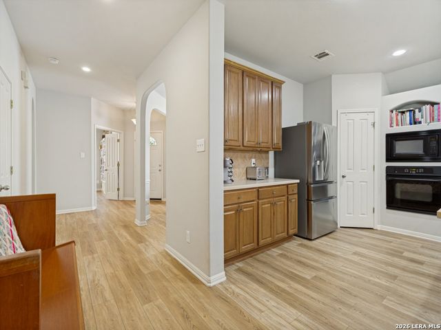 8812 GUSTINE DR, Helotes, TX 78023