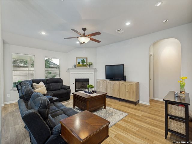 8812 GUSTINE DR, Helotes, TX 78023