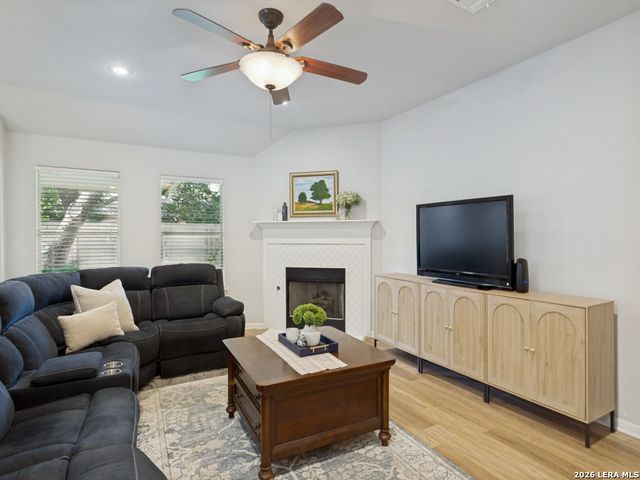 8812 GUSTINE DR, Helotes, TX 78023