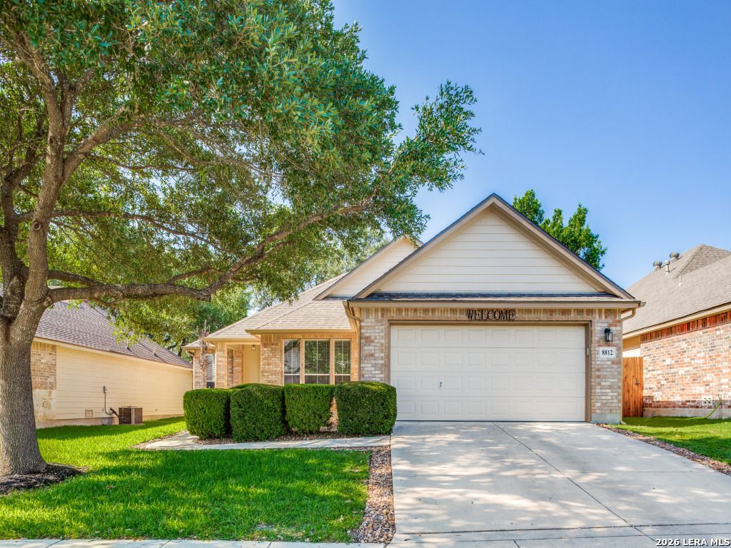 8812 GUSTINE DR, Helotes, TX 78023