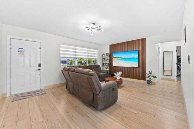 1100 N 57TH Terrace, Hollywood, FL 33021