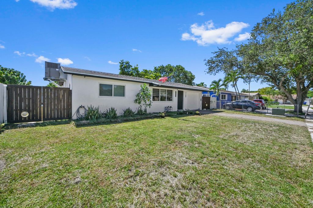 1100 N 57TH Terrace, Hollywood, FL 33021