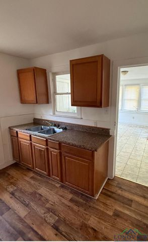 804 High St, Marshall, TX 75670