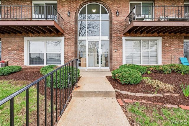 10308 Forest Brook Lane H, St Louis, MO 63146