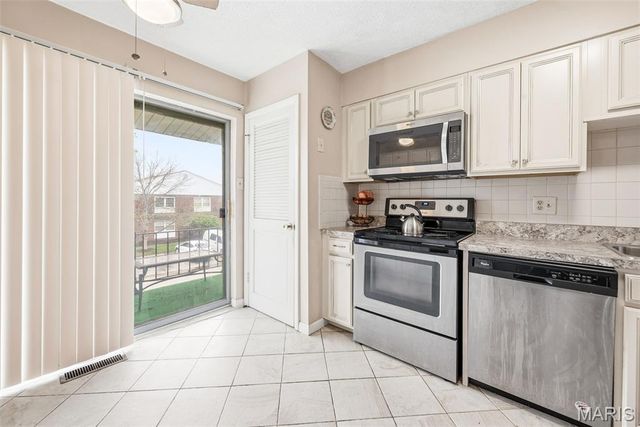 10308 Forest Brook Lane H, St Louis, MO 63146