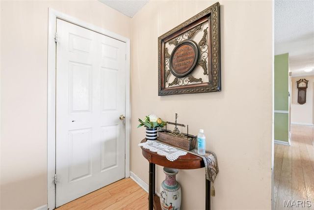 10308 Forest Brook Lane H, St Louis, MO 63146