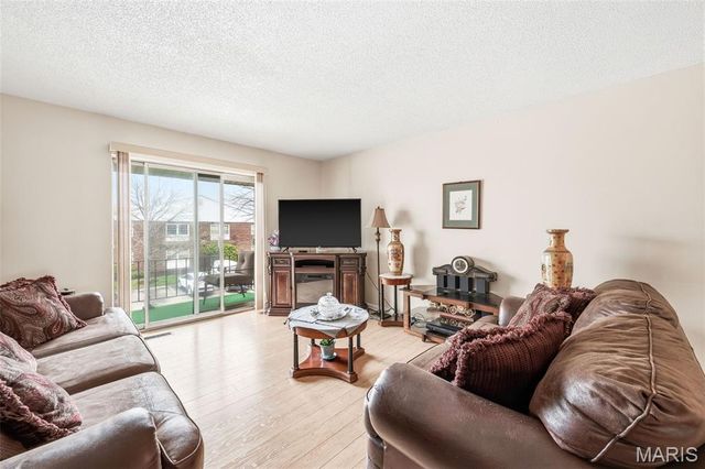 10308 Forest Brook Lane H, St Louis, MO 63146
