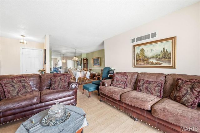 10308 Forest Brook Lane H, St Louis, MO 63146
