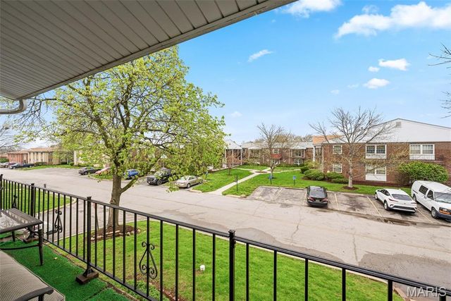 10308 Forest Brook Lane H, St Louis, MO 63146