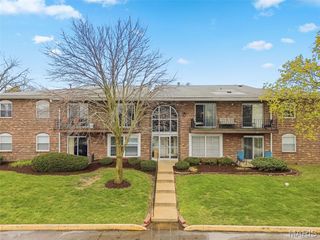 10308 Forest Brook Lane H, St Louis, MO 63146