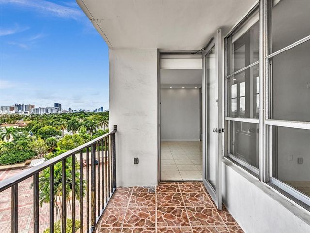 4101 Pine Tree Dr 621,620, Miami Beach, FL 33140