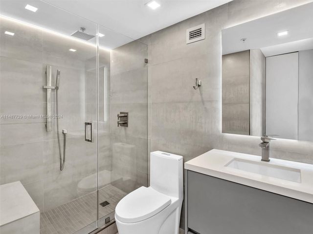 4101 Pine Tree Dr 621,620, Miami Beach, FL 33140