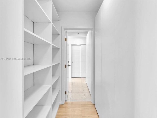 4101 Pine Tree Dr 621,620, Miami Beach, FL 33140