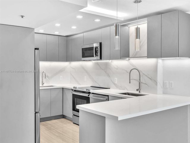 4101 Pine Tree Dr 621,620, Miami Beach, FL 33140