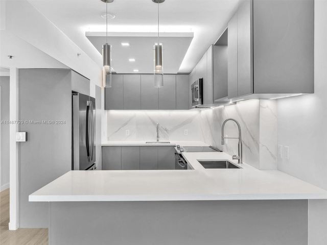 4101 Pine Tree Dr 621,620, Miami Beach, FL 33140