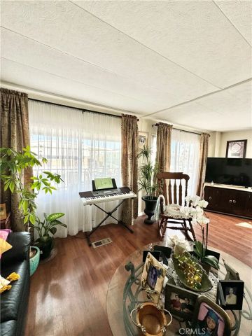 16601 Garfield Ave 91, Paramount, CA 90723