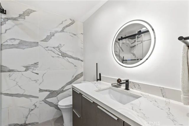 818 N Doheny 308, West Hollywood, CA 90069