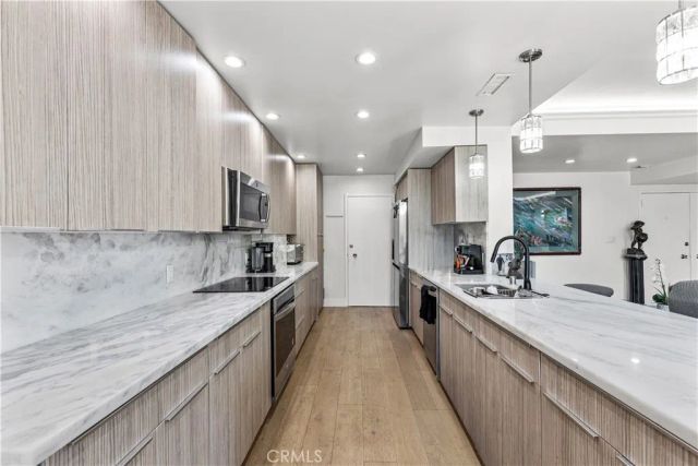 818 N Doheny 308, West Hollywood, CA 90069