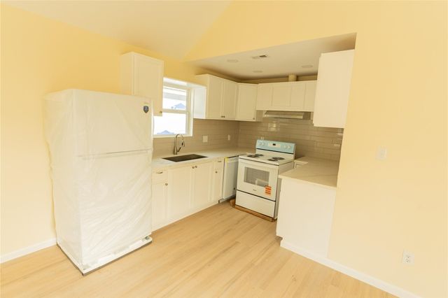 4425 7th Street, Bacliff, TX 77518