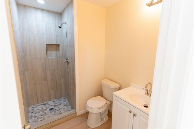 4425 7th Street, Bacliff, TX 77518