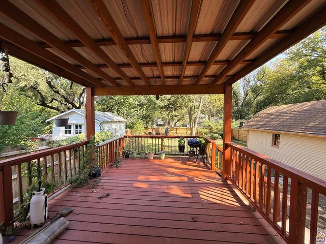 1822 SW Lane ST, Topeka, KS 66604