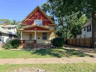 1822 SW Lane ST, Topeka, KS 66604