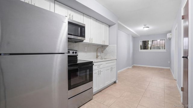 806 E 227th Street, Bronx, NY 10466