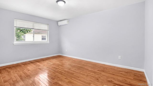 806 E 227th Street, Bronx, NY 10466