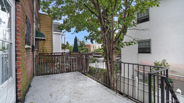 806 E 227th Street, Bronx, NY 10466