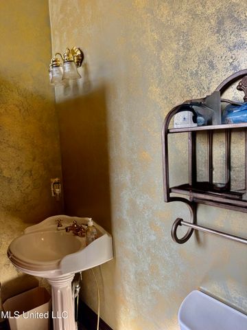 114 Dr M L King, Natchez, MS 39120