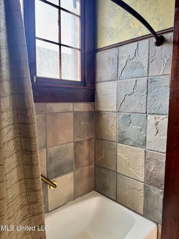 114 Dr M L King, Natchez, MS 39120