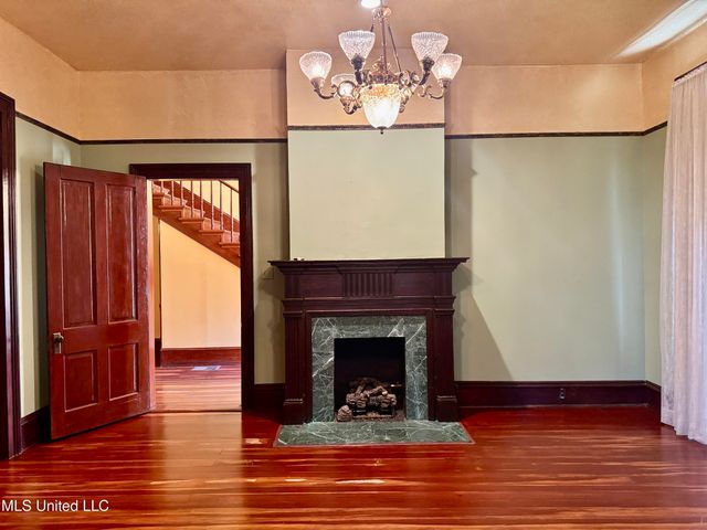 114 Dr M L King, Natchez, MS 39120