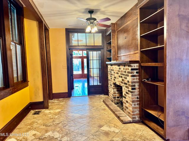 114 Dr M L King, Natchez, MS 39120