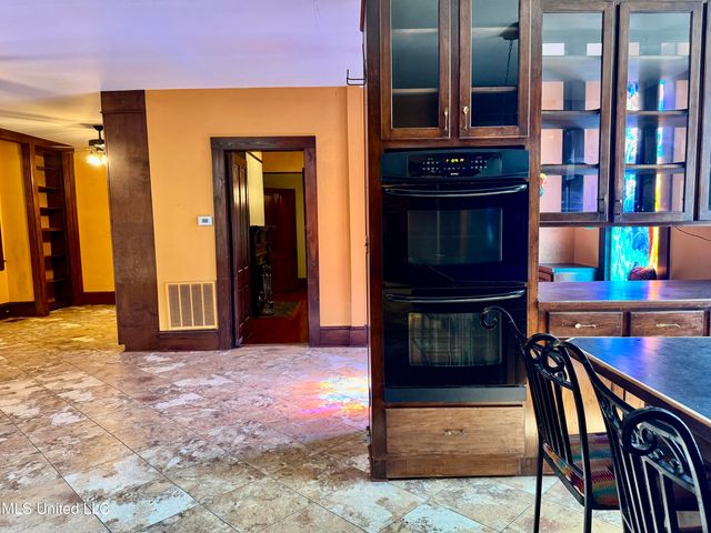 114 Dr M L King, Natchez, MS 39120