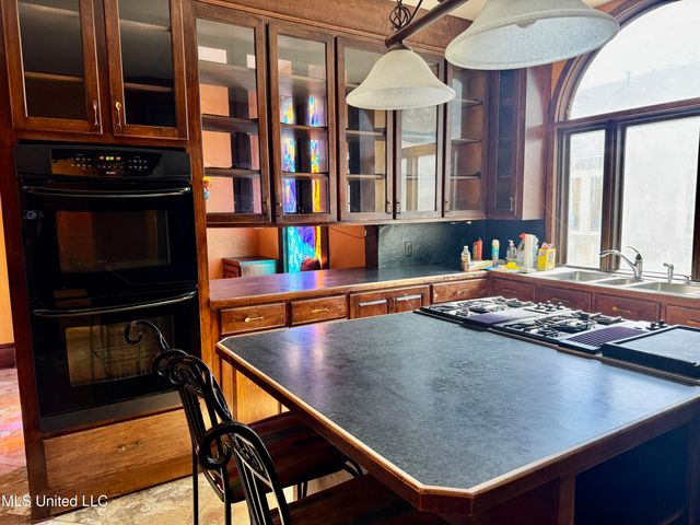 114 Dr M L King, Natchez, MS 39120