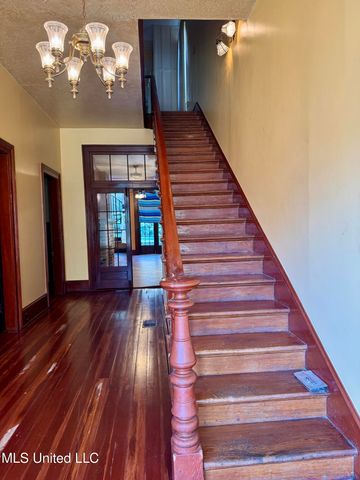 114 Dr M L King, Natchez, MS 39120