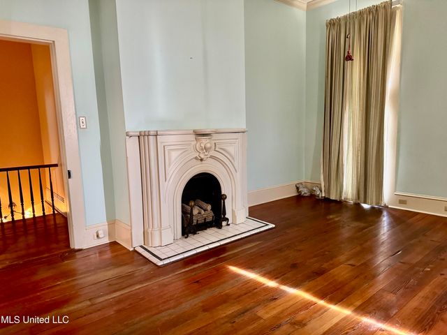 114 Dr M L King, Natchez, MS 39120