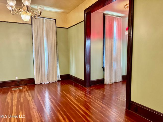 114 Dr M L King, Natchez, MS 39120