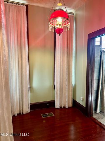 114 Dr M L King, Natchez, MS 39120