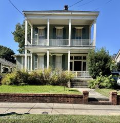 114 Dr M L King, Natchez, MS 39120