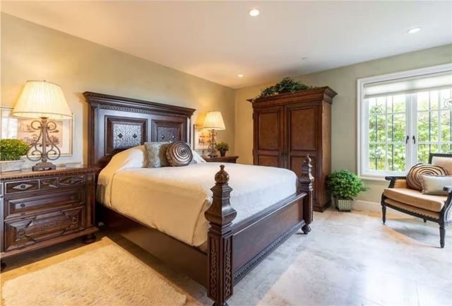 900 E Balboa Boulevard, Newport Beach, CA 92661