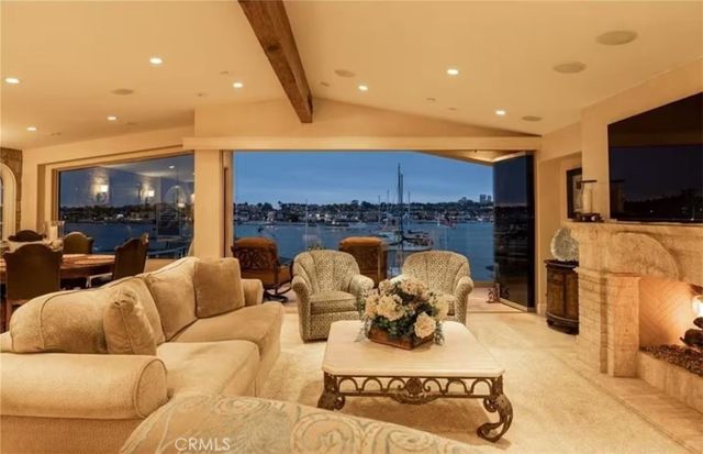900 E Balboa Boulevard, Newport Beach, CA 92661