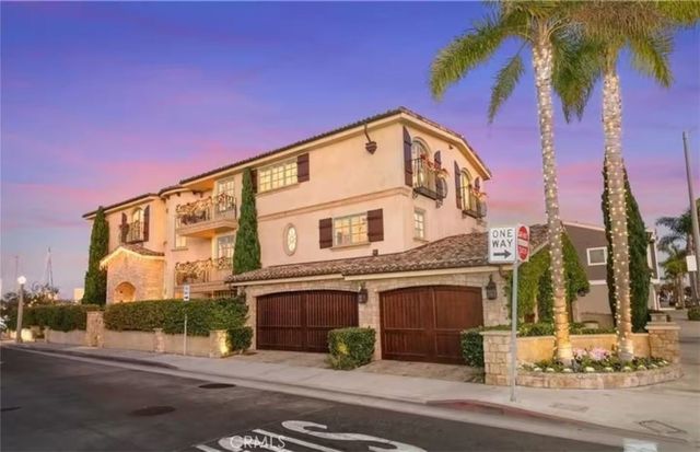 900 E Balboa Boulevard, Newport Beach, CA 92661