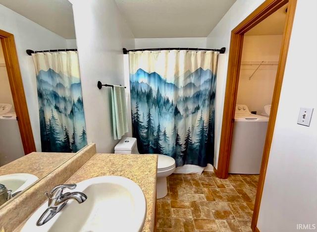 305 W Wind Trail, Avilla, IN 46710