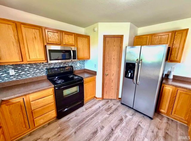 305 W Wind Trail, Avilla, IN 46710