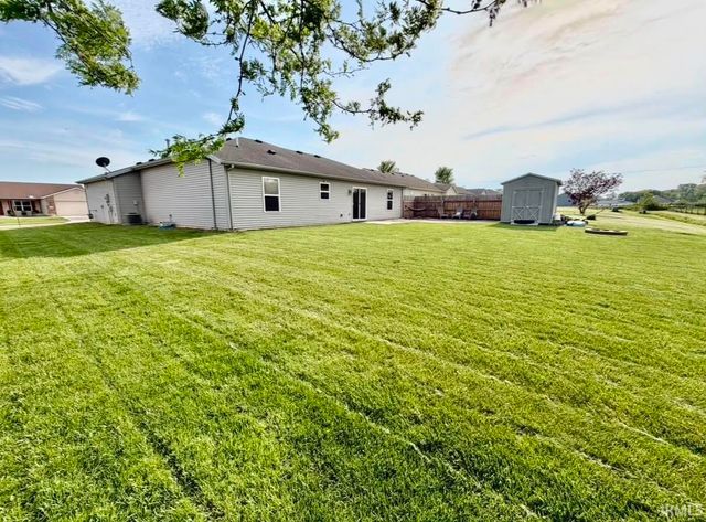 305 W Wind Trail, Avilla, IN 46710
