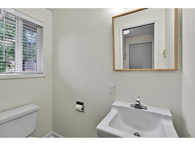 4777 LARKWOOD St, Eugene, OR 97405