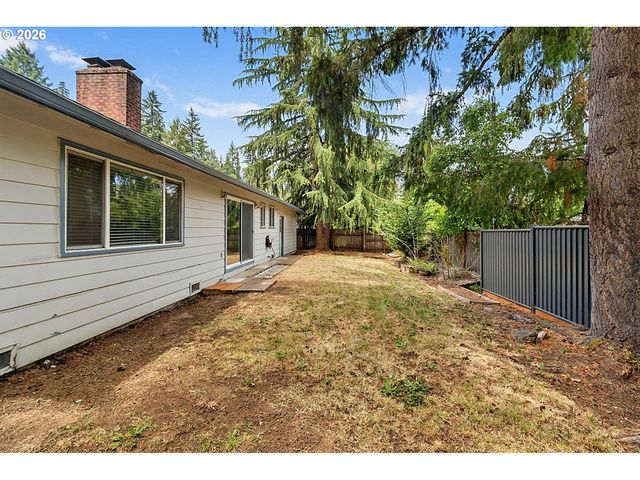 4777 LARKWOOD St, Eugene, OR 97405