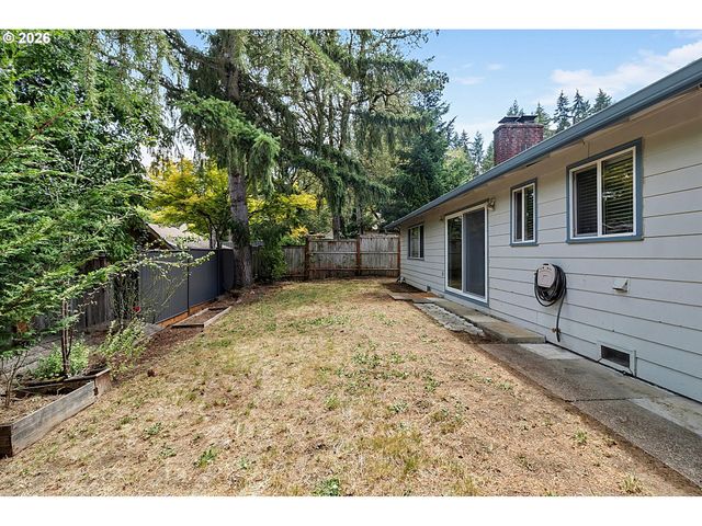 4777 LARKWOOD St, Eugene, OR 97405